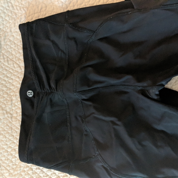 SOLD Lululemon cropped leggings - Picture 5 of 5